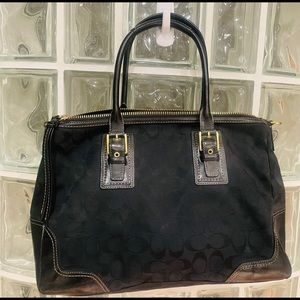 Coach signature canvas shoulder bag